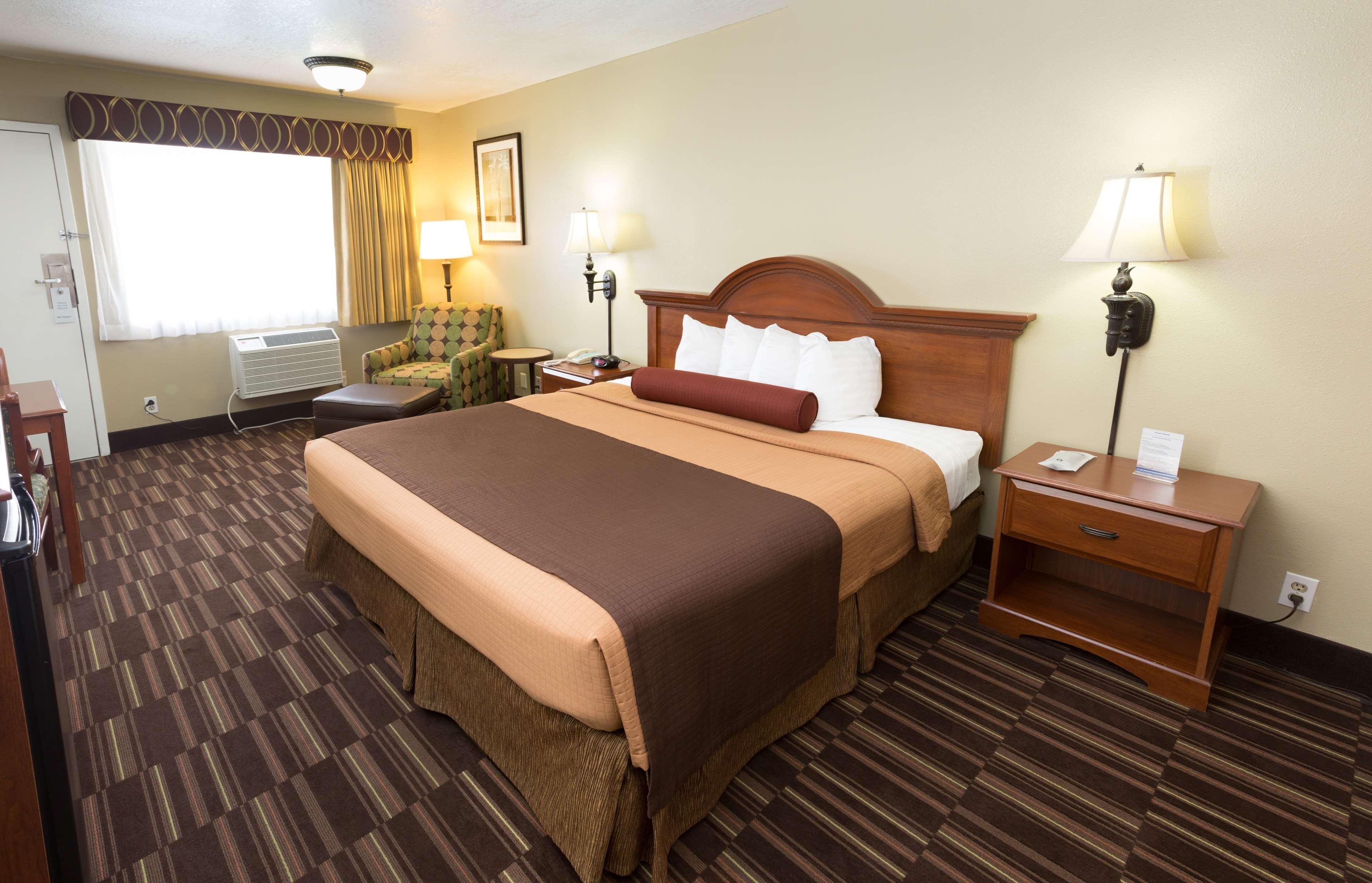 Best Western Desert Winds Mojave Exterior photo