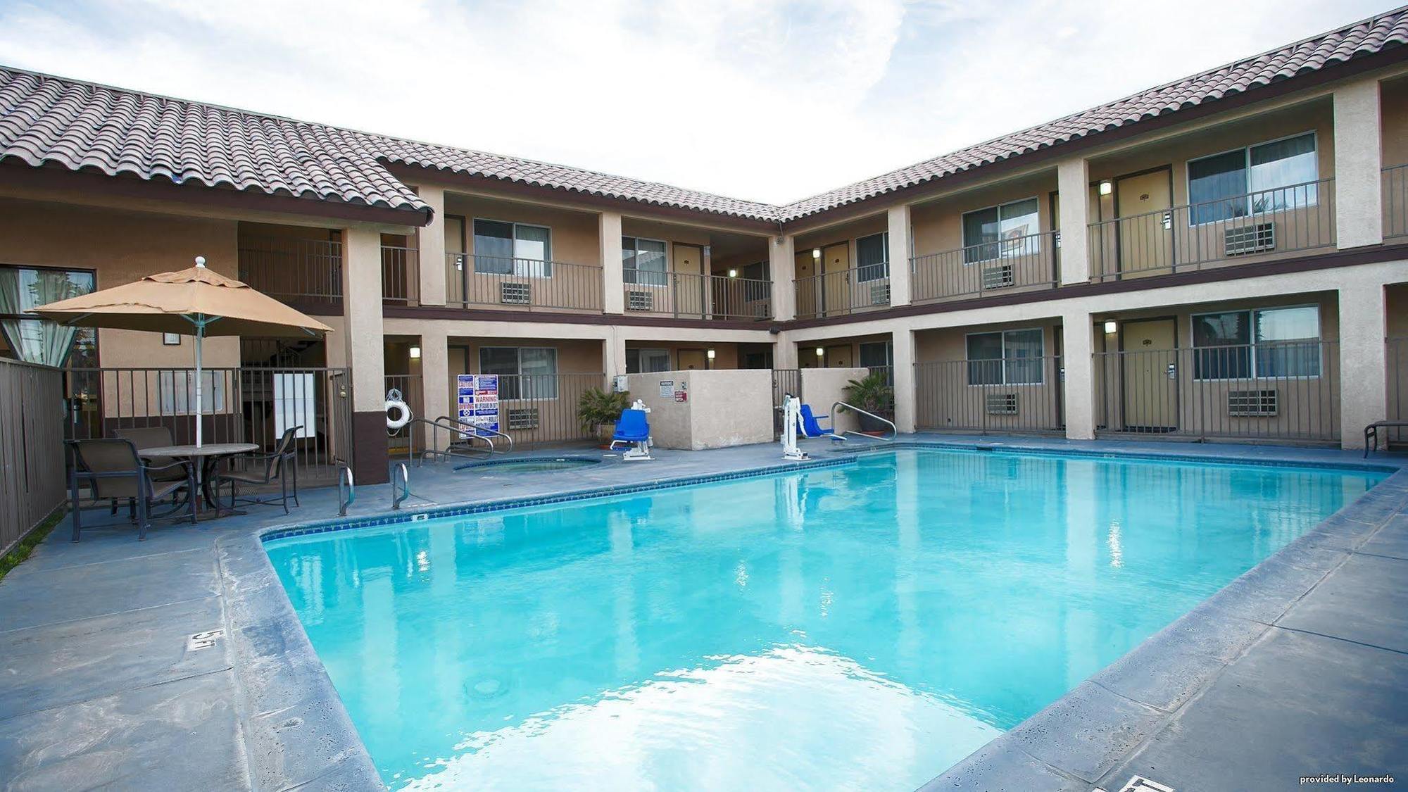 Best Western Desert Winds Mojave Exterior photo